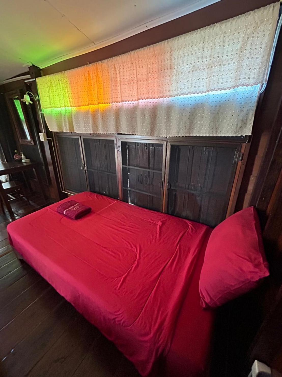 Baan Are Gong Riverside Homestay فرا ناخون سي أيوتثايا المظهر الخارجي الصورة