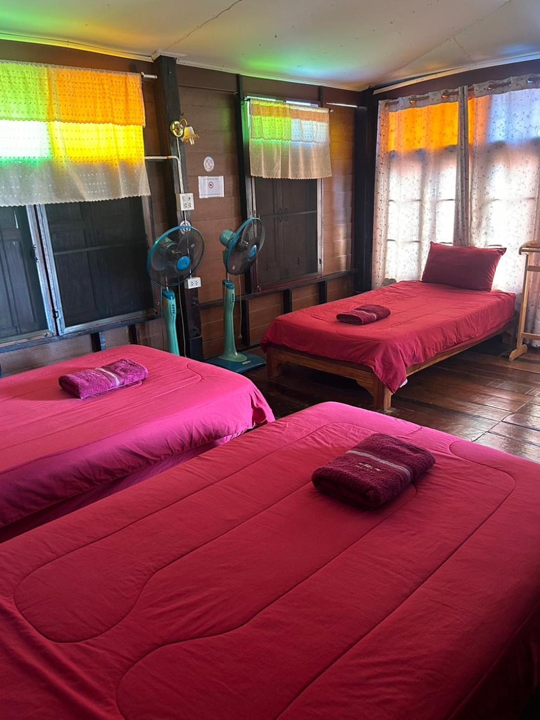 Baan Are Gong Riverside Homestay فرا ناخون سي أيوتثايا المظهر الخارجي الصورة