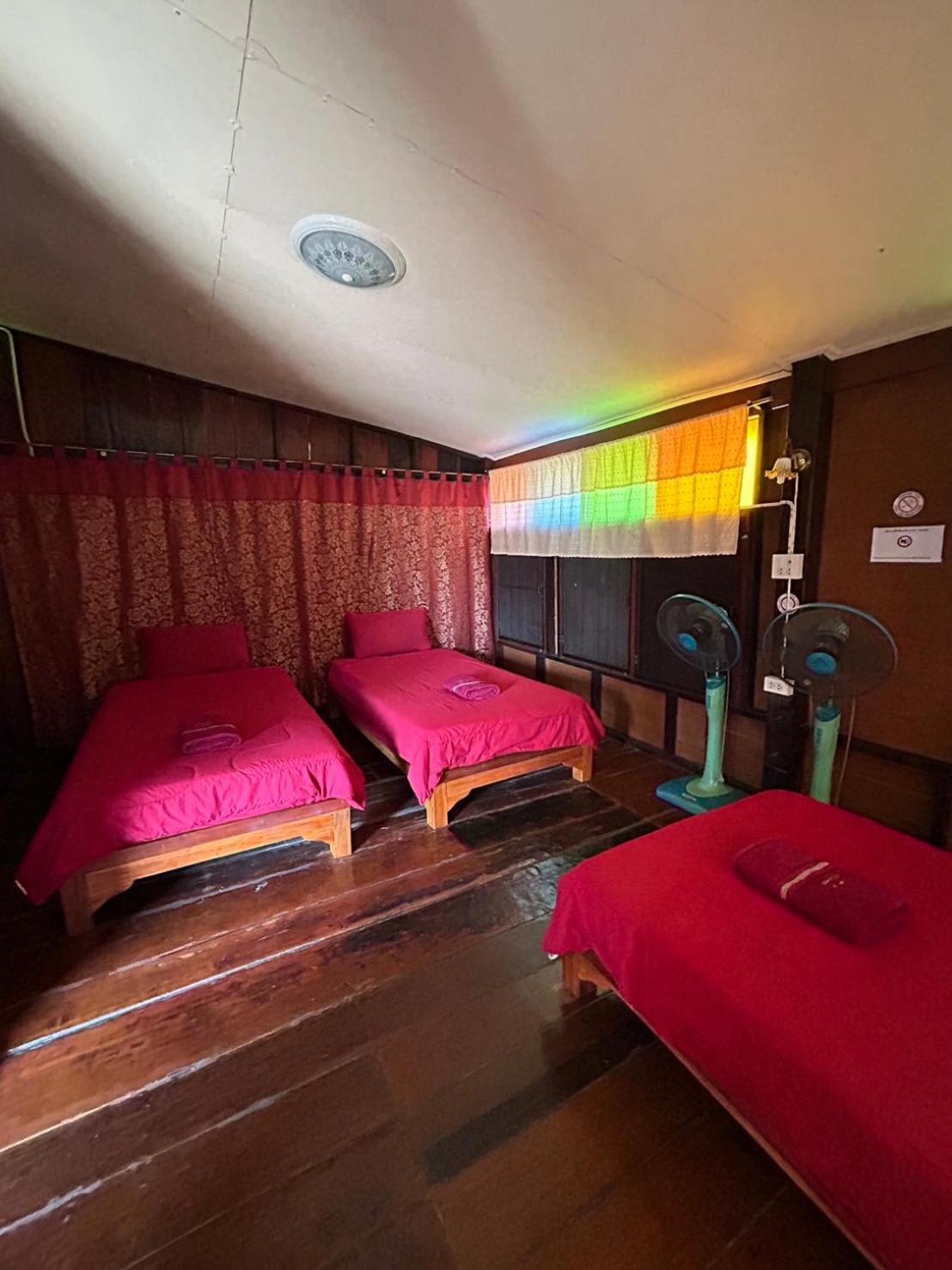 Baan Are Gong Riverside Homestay فرا ناخون سي أيوتثايا المظهر الخارجي الصورة