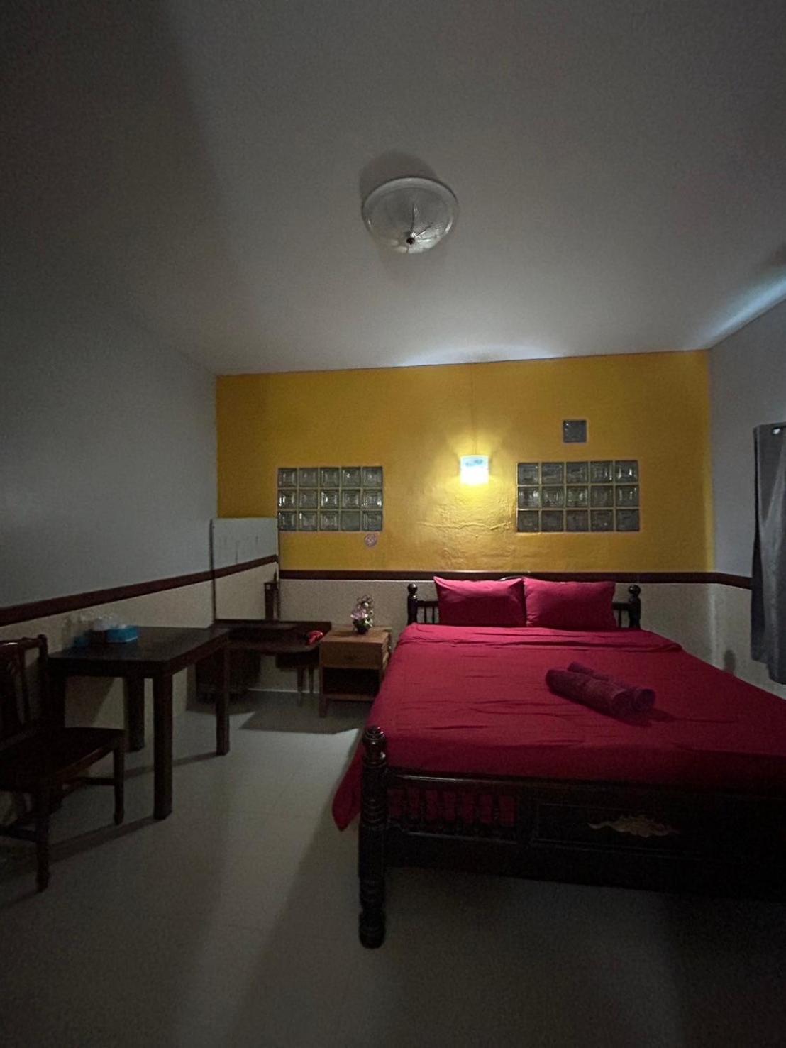 Baan Are Gong Riverside Homestay فرا ناخون سي أيوتثايا المظهر الخارجي الصورة