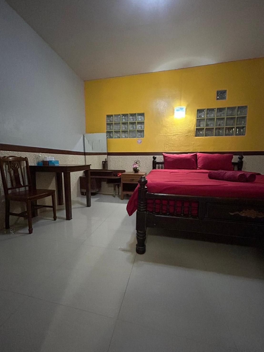 Baan Are Gong Riverside Homestay فرا ناخون سي أيوتثايا المظهر الخارجي الصورة