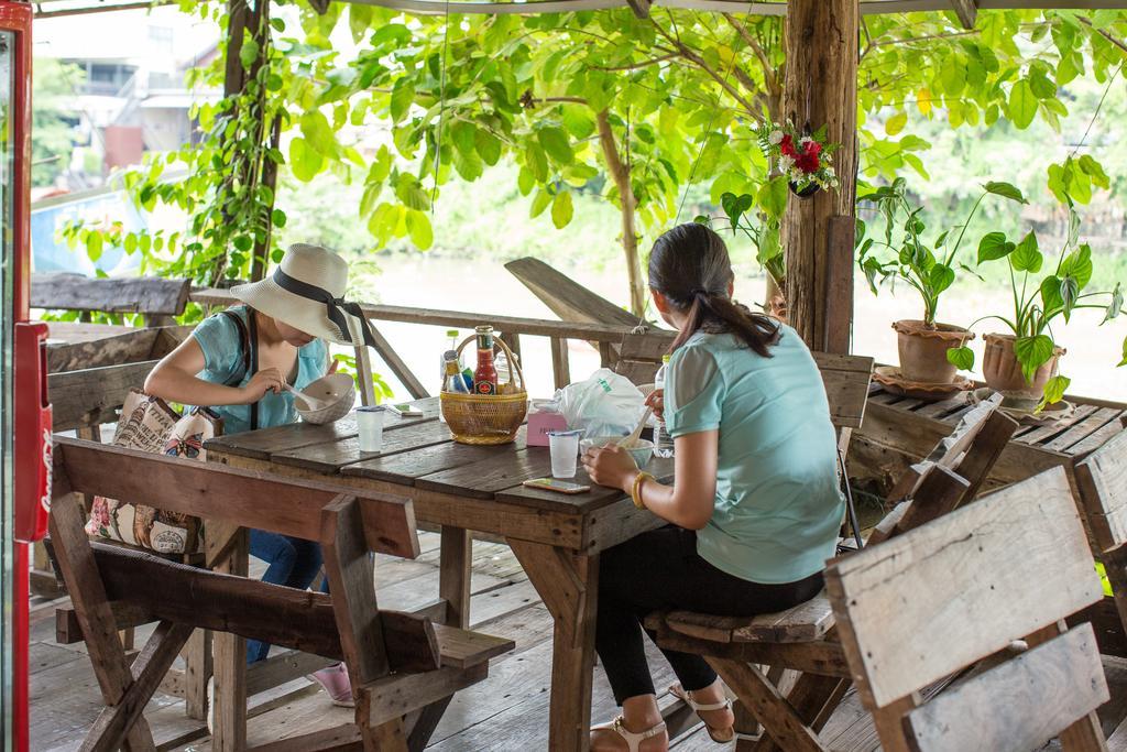 Baan Are Gong Riverside Homestay فرا ناخون سي أيوتثايا المظهر الخارجي الصورة